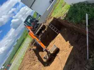 Terrassement à la mini-pelle pour la création d’un bassin